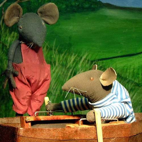 The Town Mouse and the Country Mouse — Performance at Puppet Theatre Barge - Little Venice