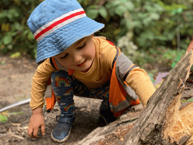 Forest School Holiday Camp, Twickenham